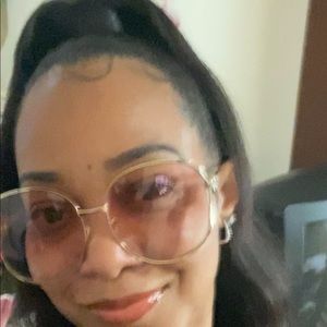 Meet your Posher, Veronica